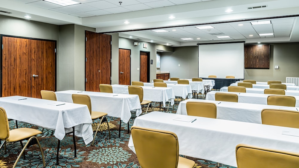 Staybridge Suites Laredo International Airport 29/42
