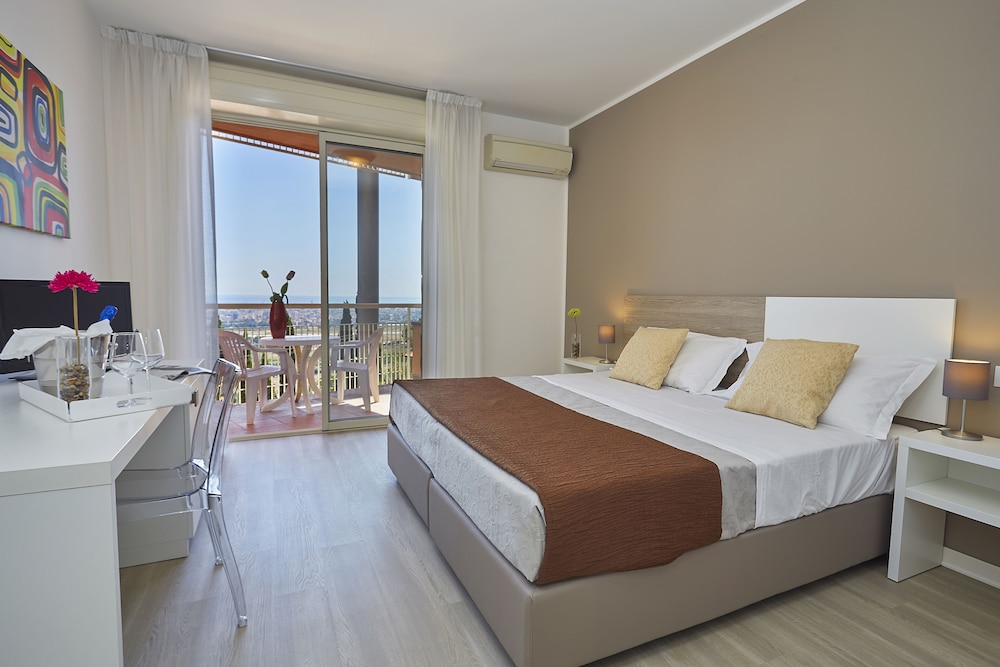 STANDARD, DOUBLE BED, BALCONY