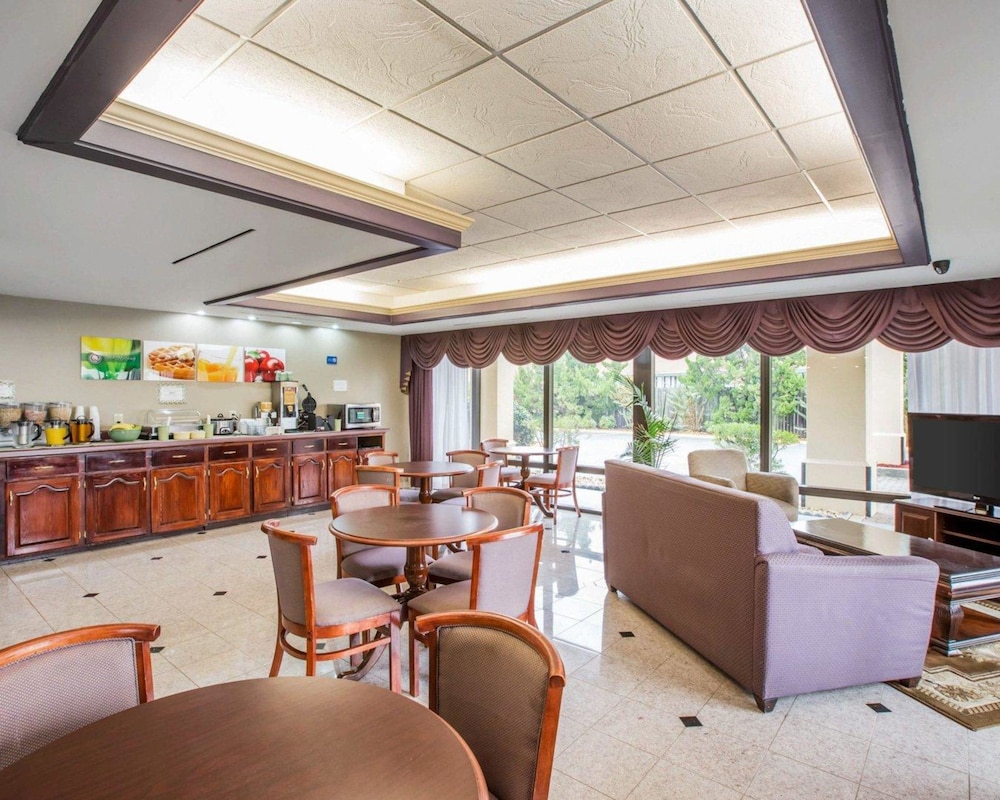 Quality Inn Near Six Flags 25/29