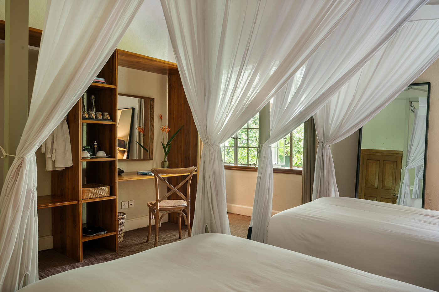 Nine, Twin Beds