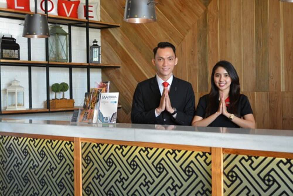 Luminor Hotel Jemursari 12/52