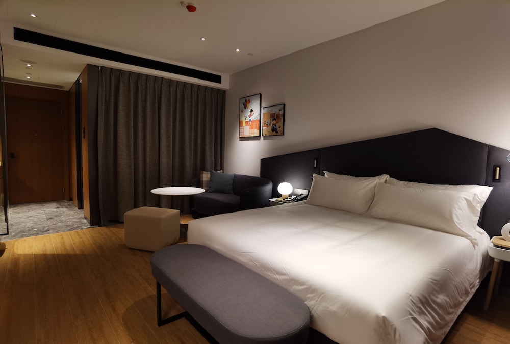 Artyzen Habitat Qiantan Shanghai 19/60