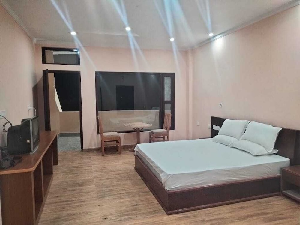 Hotel Uttarakhand 10/29