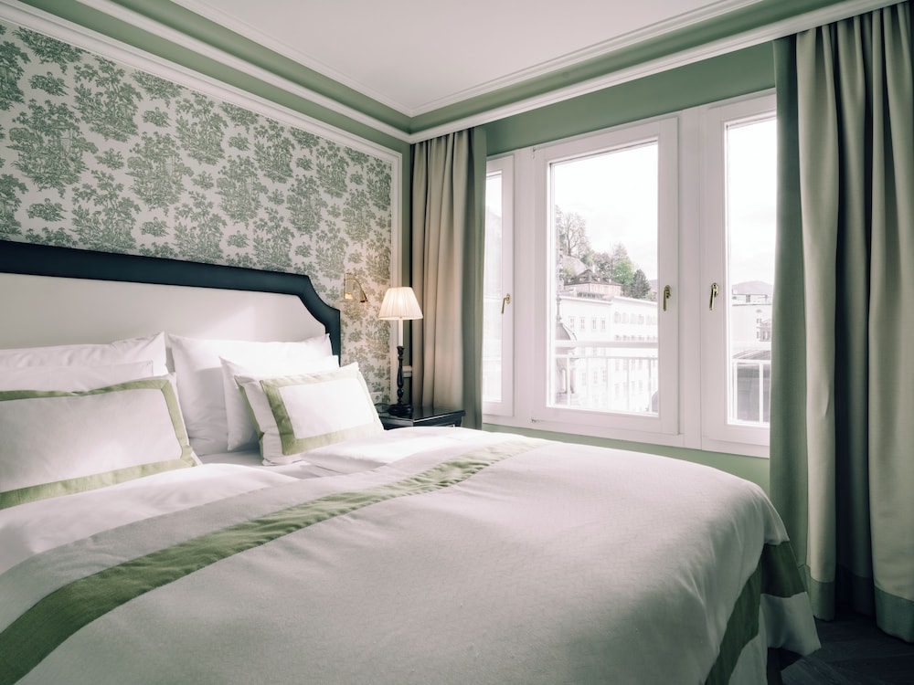 SIGNATURE, SUITE, WITH VIEW