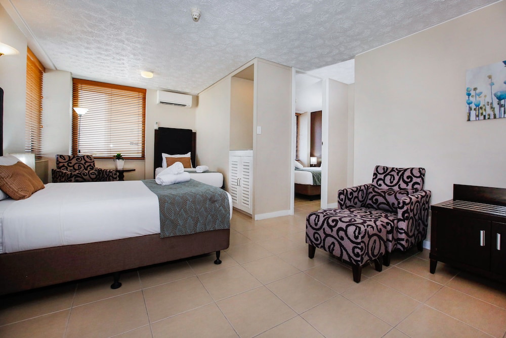 Madison Plaza Townsville 25/64