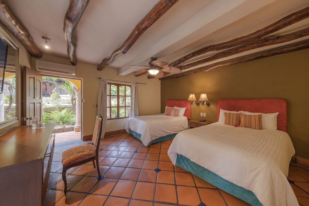 Posada Del Hidalgo 15/50