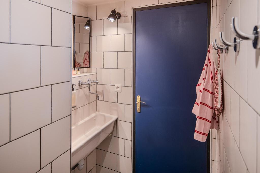 Female Dorm, Female Only, 6 Beds