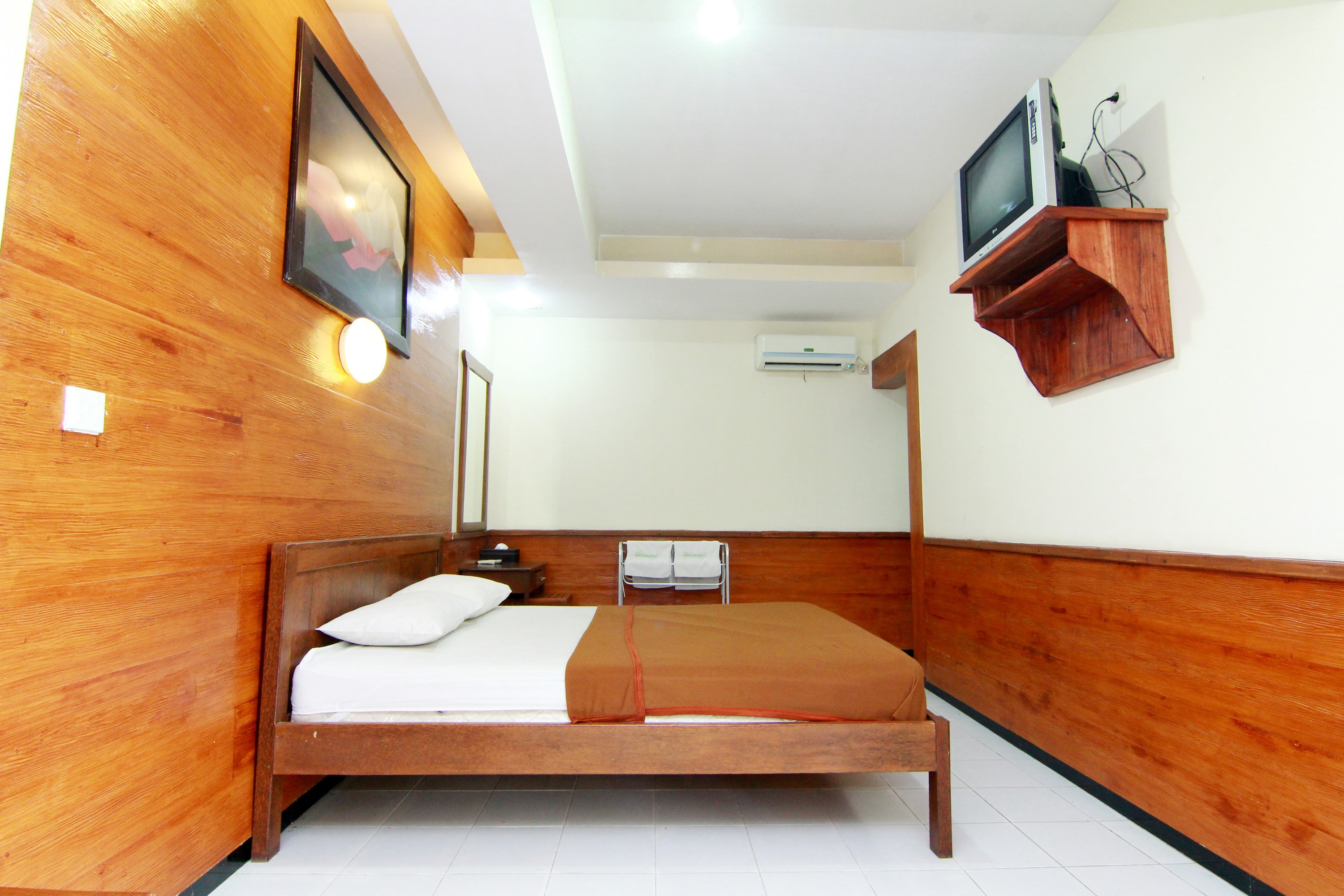 DELUXE, DOUBLE BED