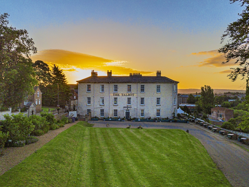 The Talbot Hotel 2/49