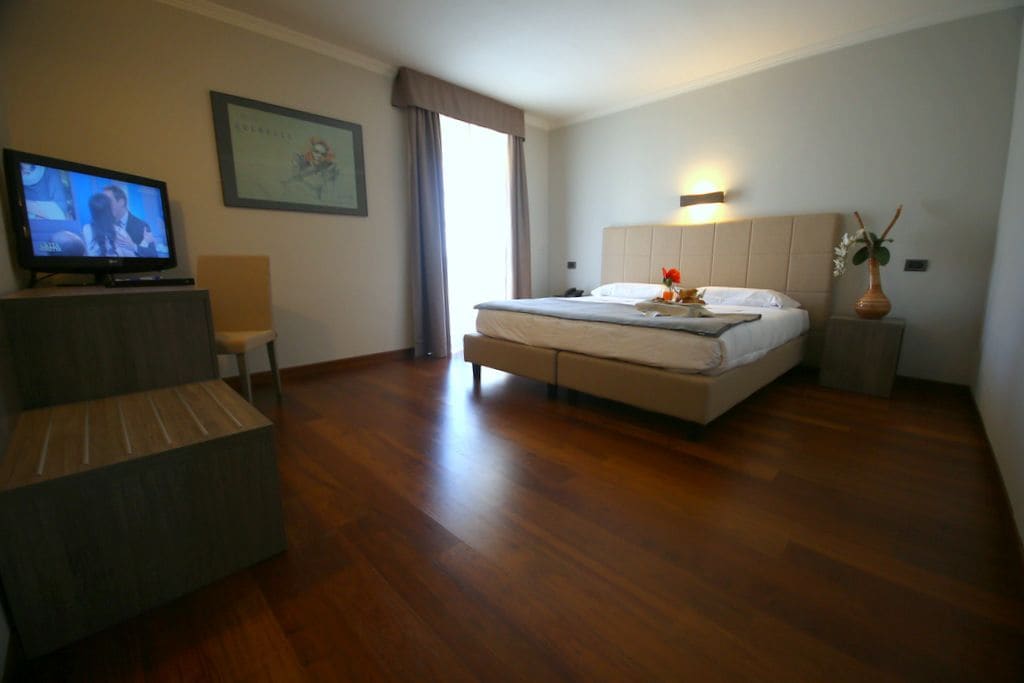 SUPERIOR, DOUBLE BED