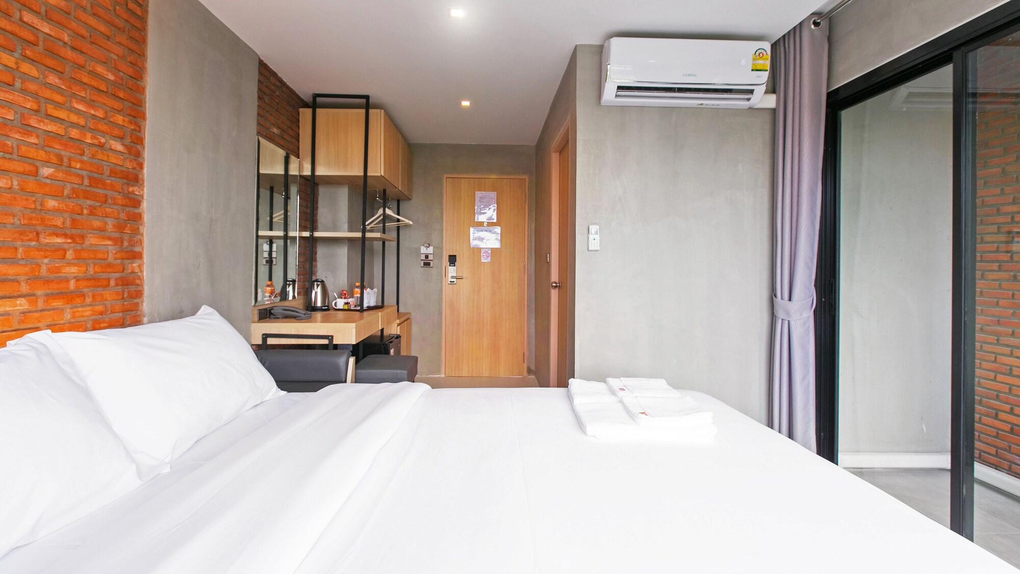 B2 Mukdahan Boutique and Budget Hotel 9/16