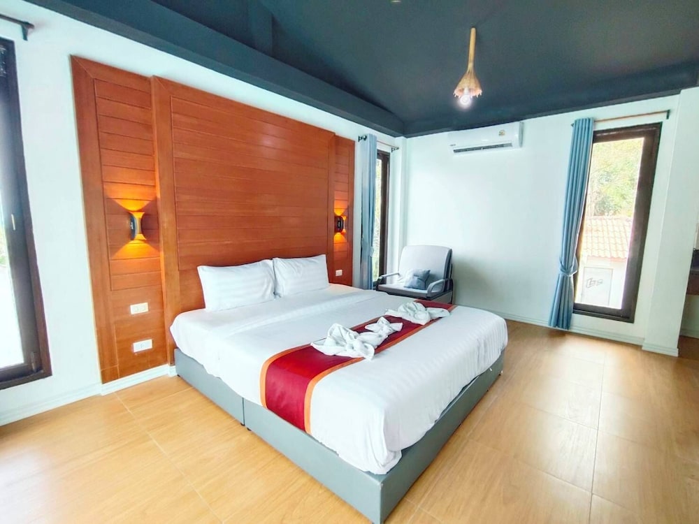 2 BEDROOMS, SUITE, VILLA, WITH POOL