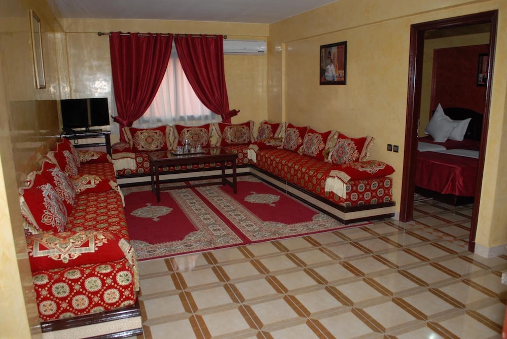 Hotel Les Ambassadeurs 43/64