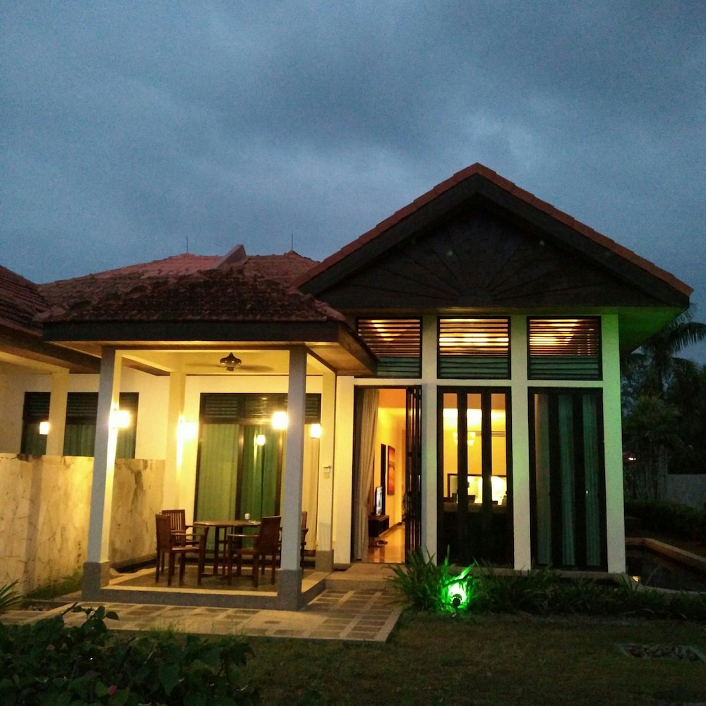 Sabah Beach Villas Suites 3/63