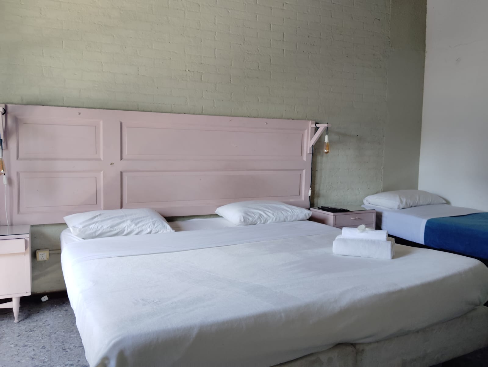 Room, Triple, Double Bed