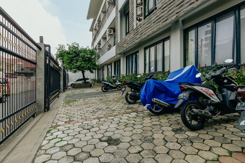 Urbanest Inn House TB Simatupang 62/72