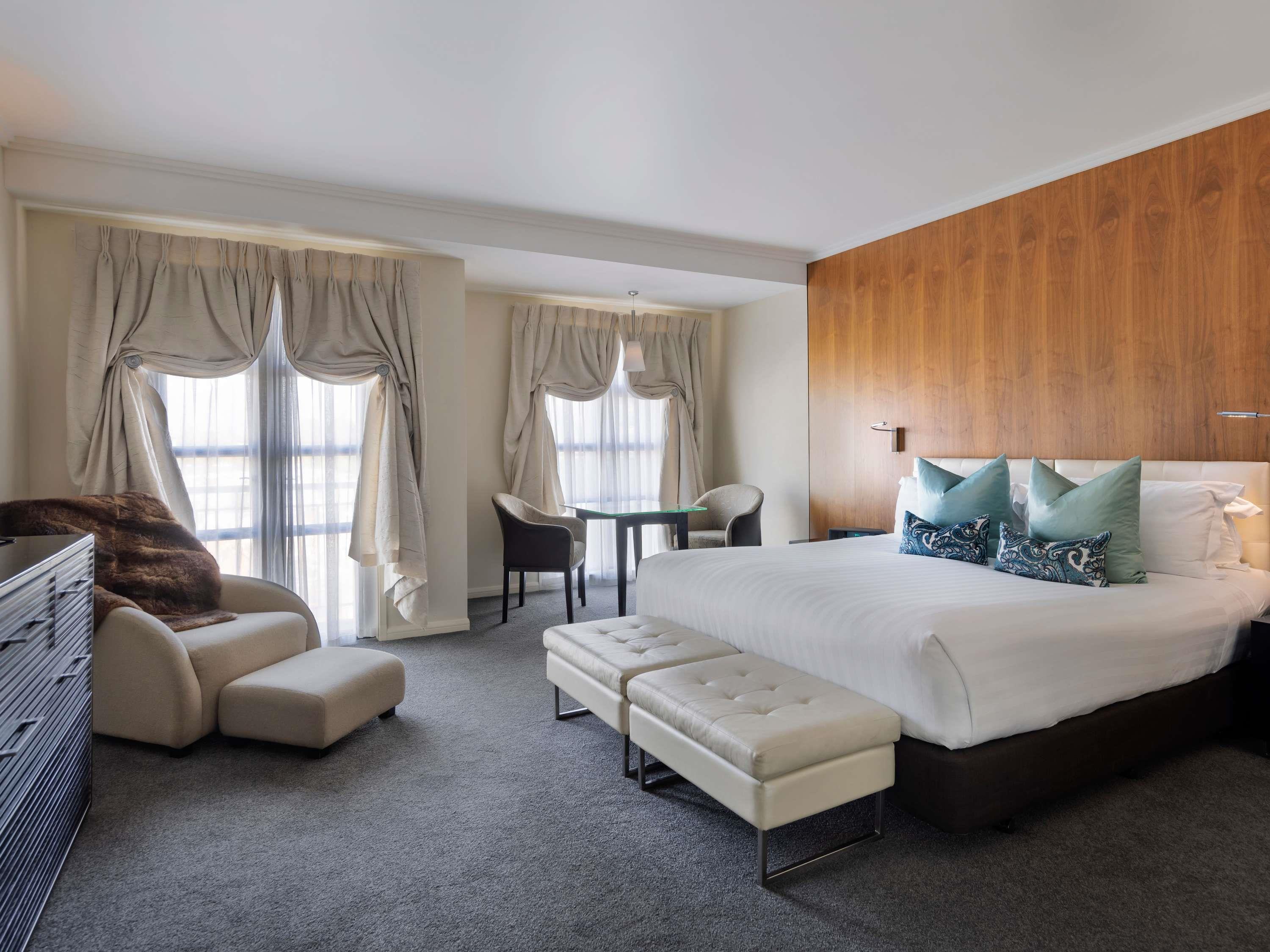 SUPERIOR, KING BED, FRENCH BALCONY, JETTED TUB