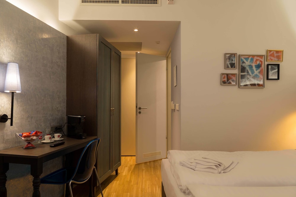 Hotel Memories Budapest 12/67