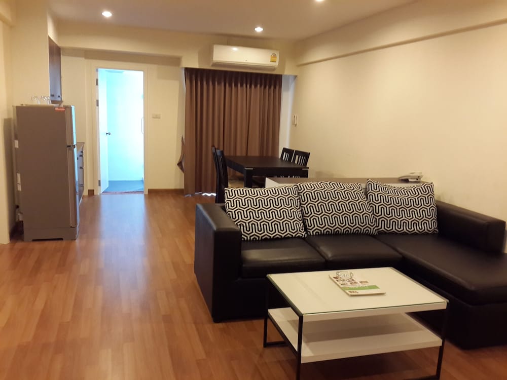 Nanatai Suites 33/50