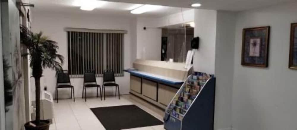 Budget Inn Cocoa 33/45