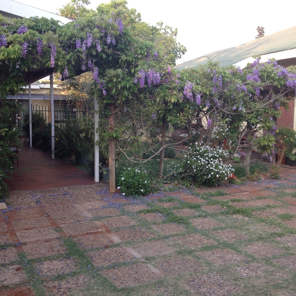 The Nook B&B 33/40