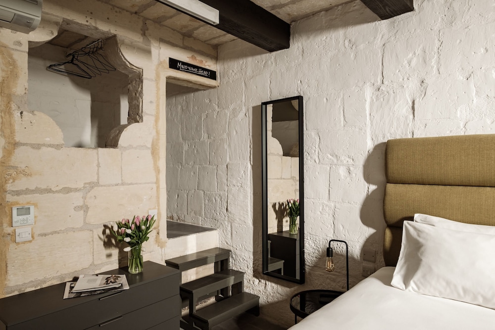 19 Rooms 71/71