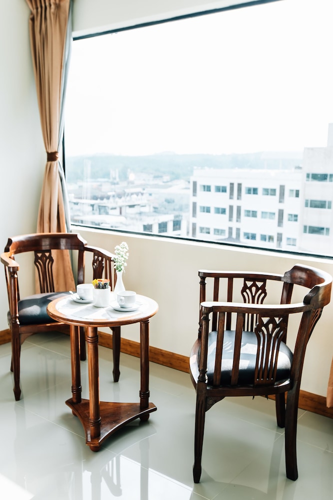 Sinkiat Thani Hotel 36/44