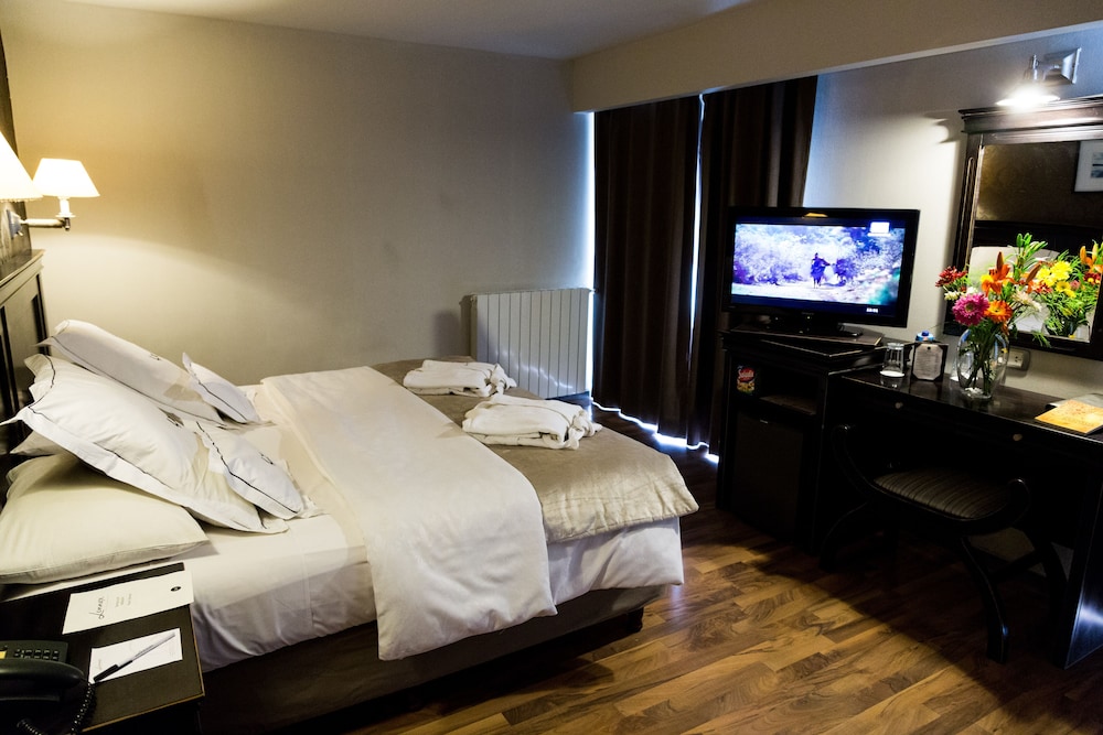 LENNOX HOTEL USHUAIA 10/60