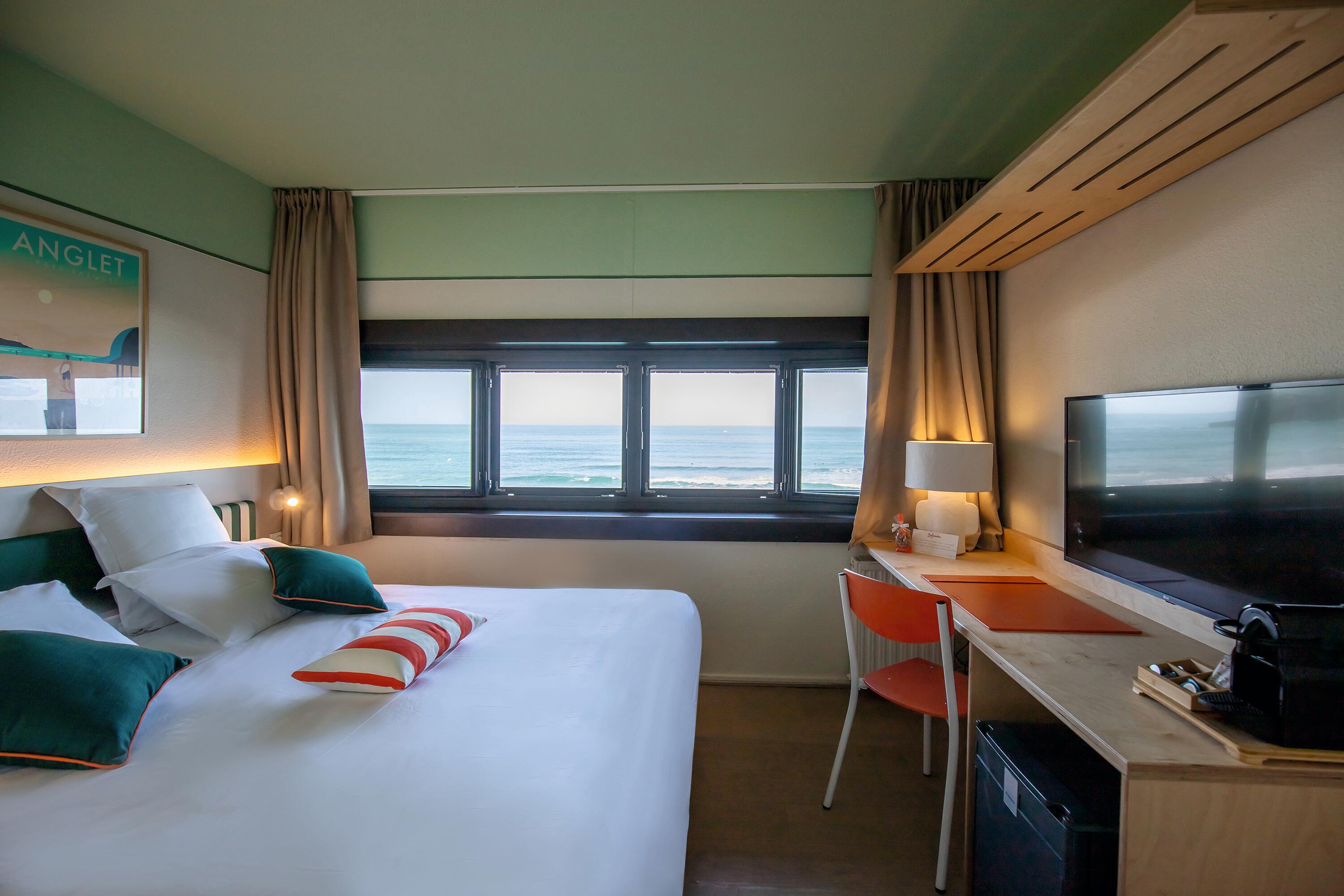 Stunning, 2 Bedrooms, Premium, Sea View