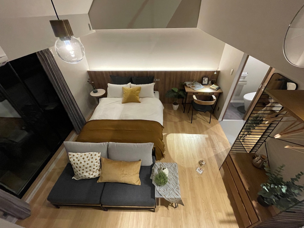 R Hotel Namba 15/17