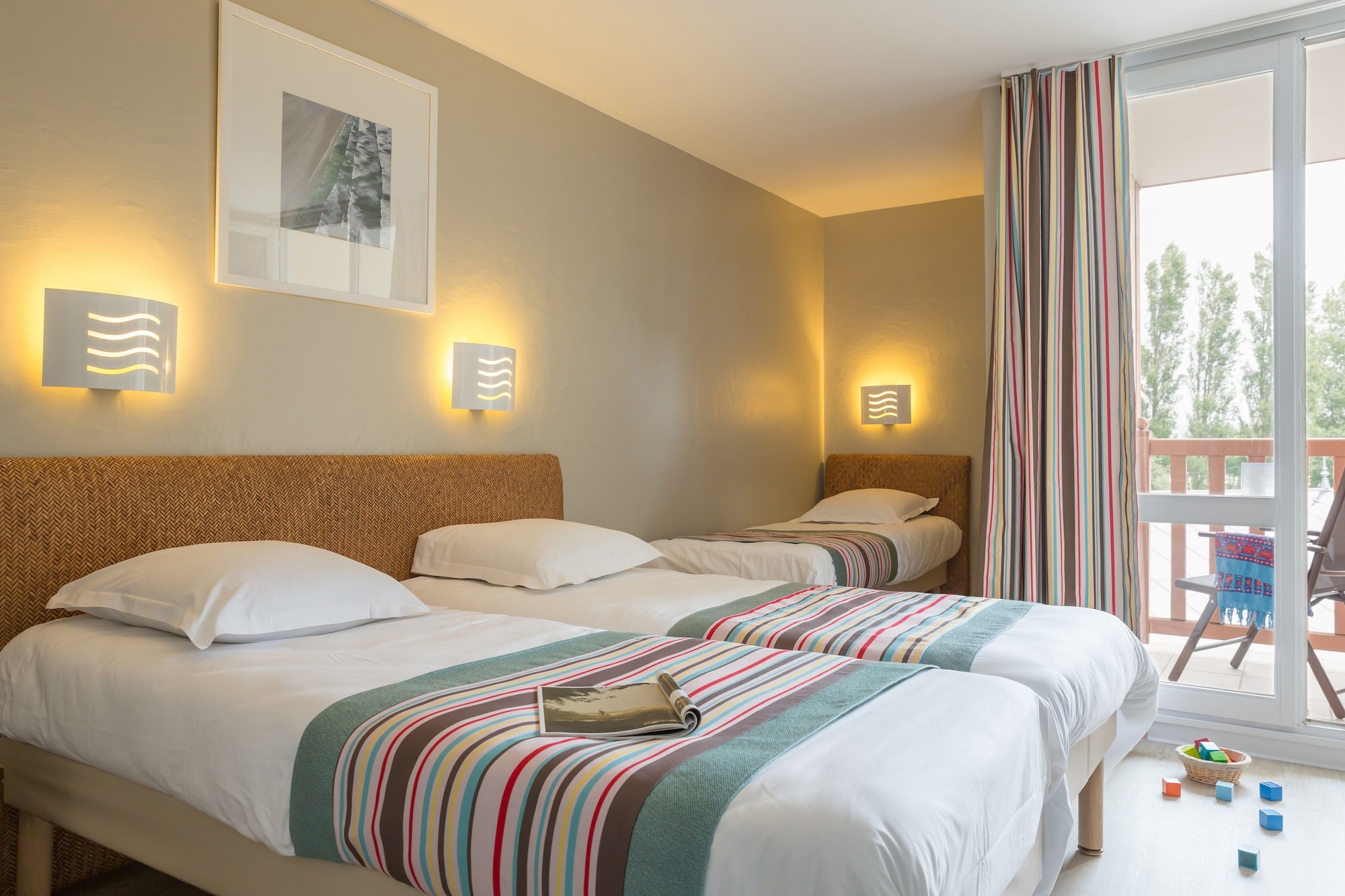1 Bedroom, Apartment, 3 Beds, Sofa, Balcony or Terrace