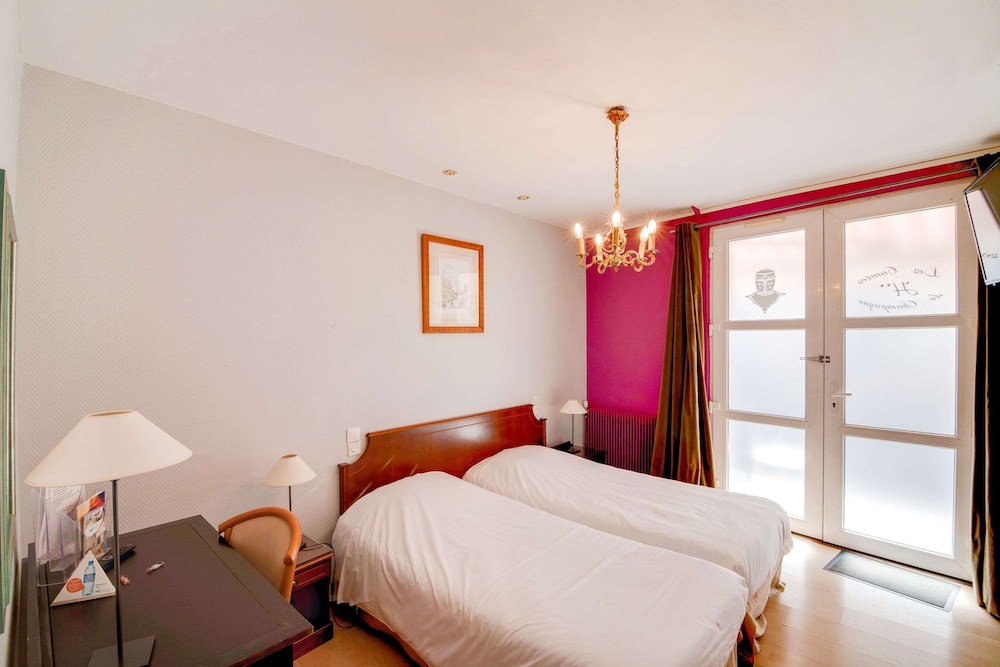 Brit Hotel Les Comtes de Champagne Centre Historique 17/50
