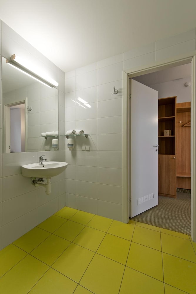 GREEN VILNIUS HOTEL 44/60