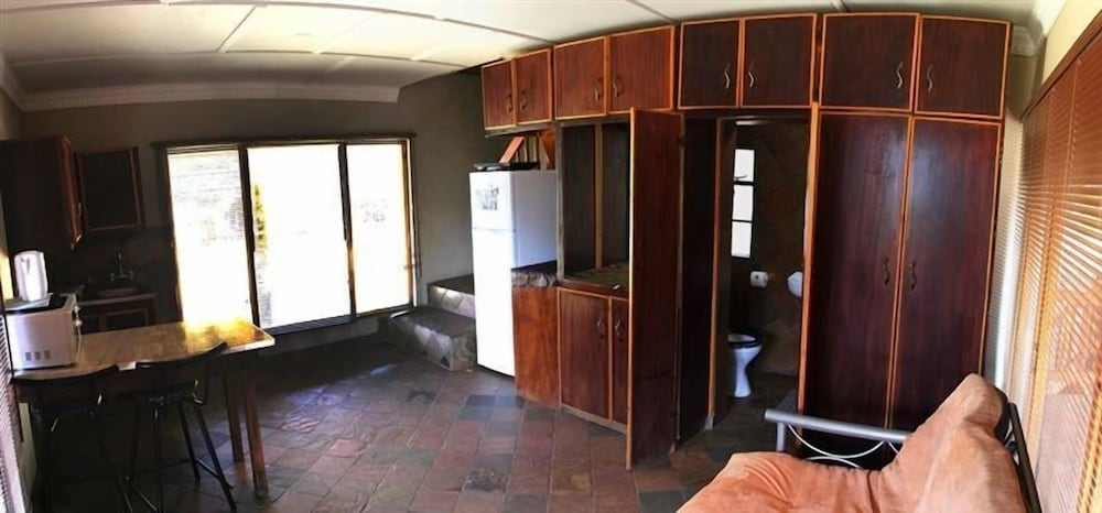 Emahlathini Guest Farm 28/49