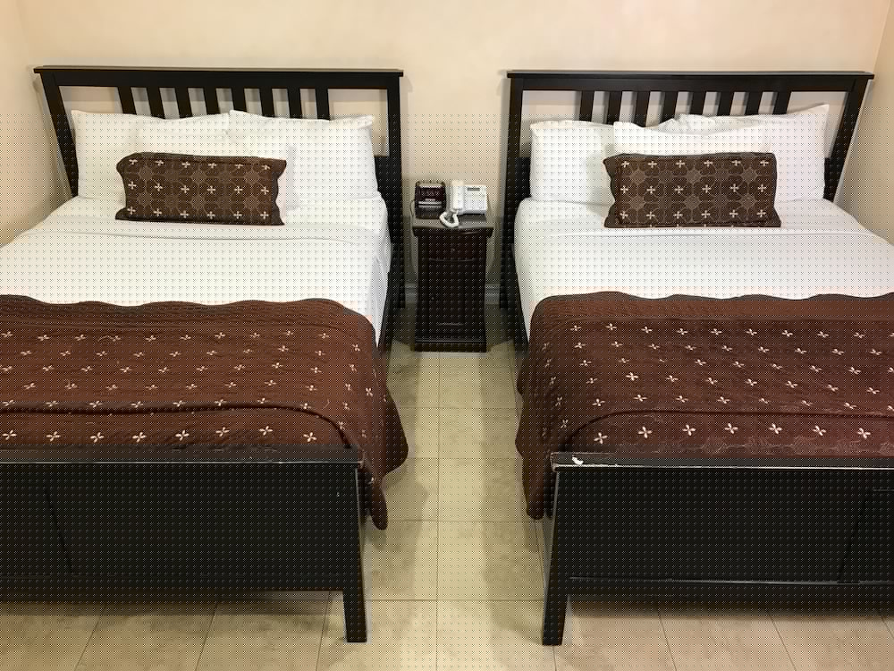 Nite Inn 22/67