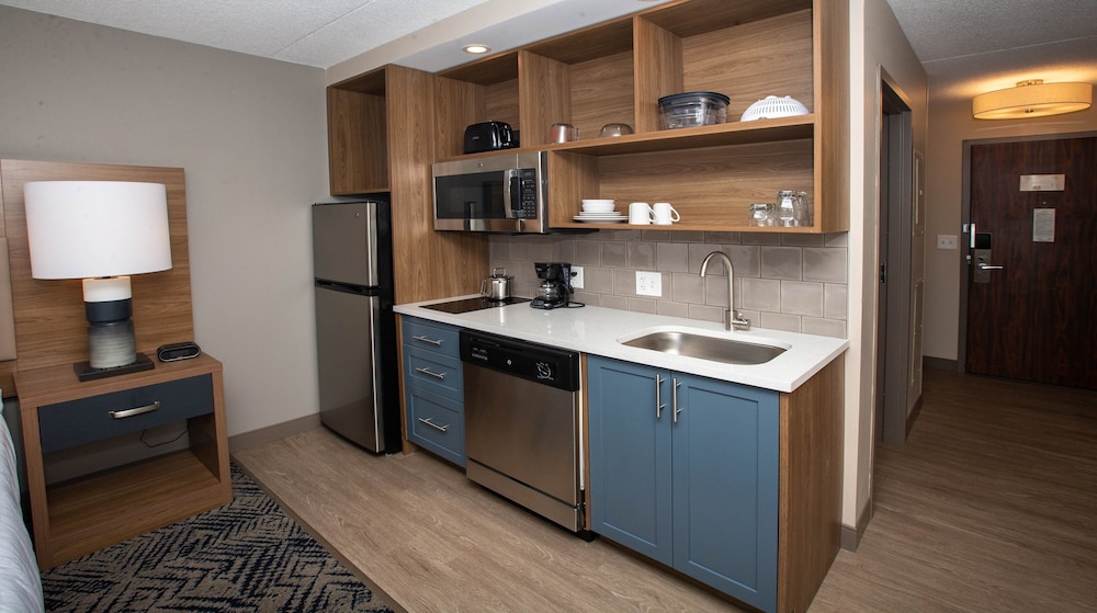 Candlewood Suites Cleveland South Independence 37/47