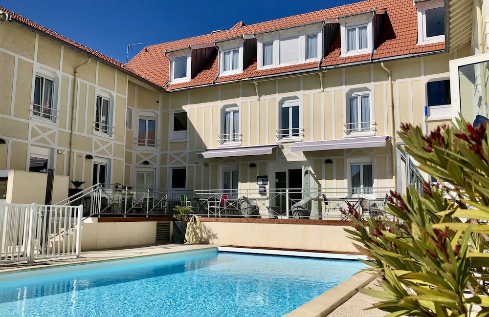 CITOTEL D'ORBIGNY 29/35