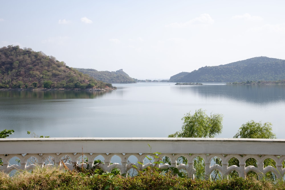 JAISAMAND ISLAND RESORT 57/67
