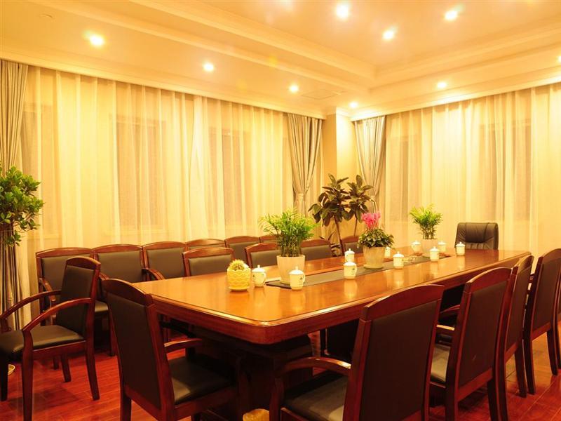 Green Tree Inn (Shanghai Fengxian Xidu) 16/24