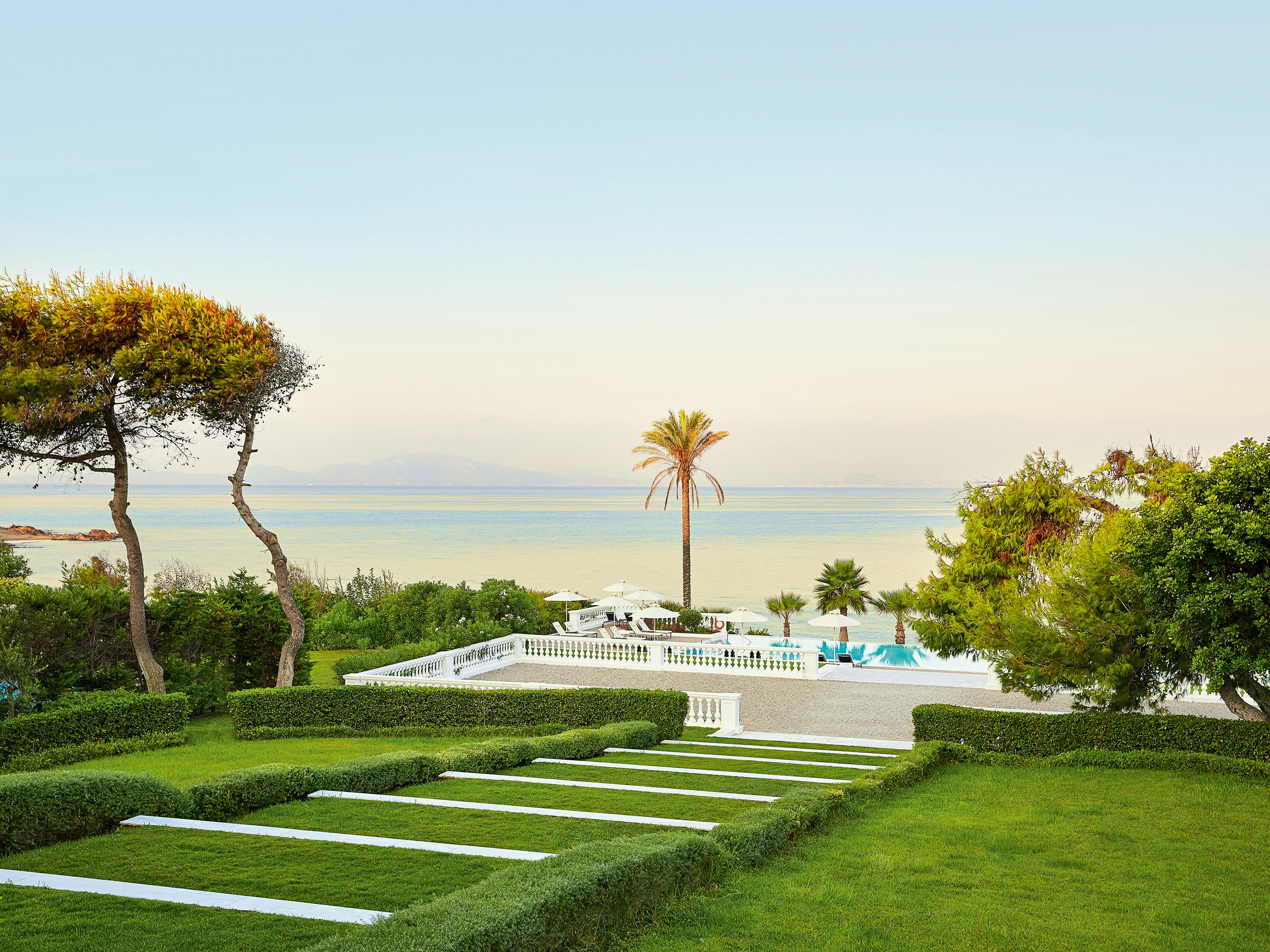 Mandola Rosa, A Resort to Live 16/18