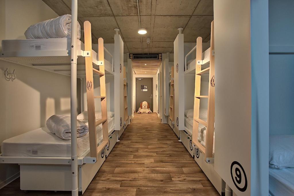 Private, 9 Beds