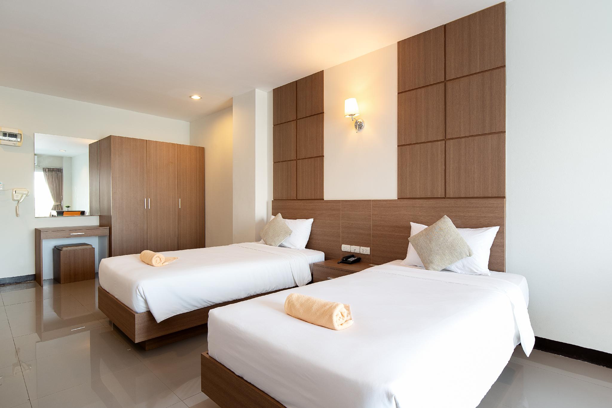 Leenova Hotel 23/50