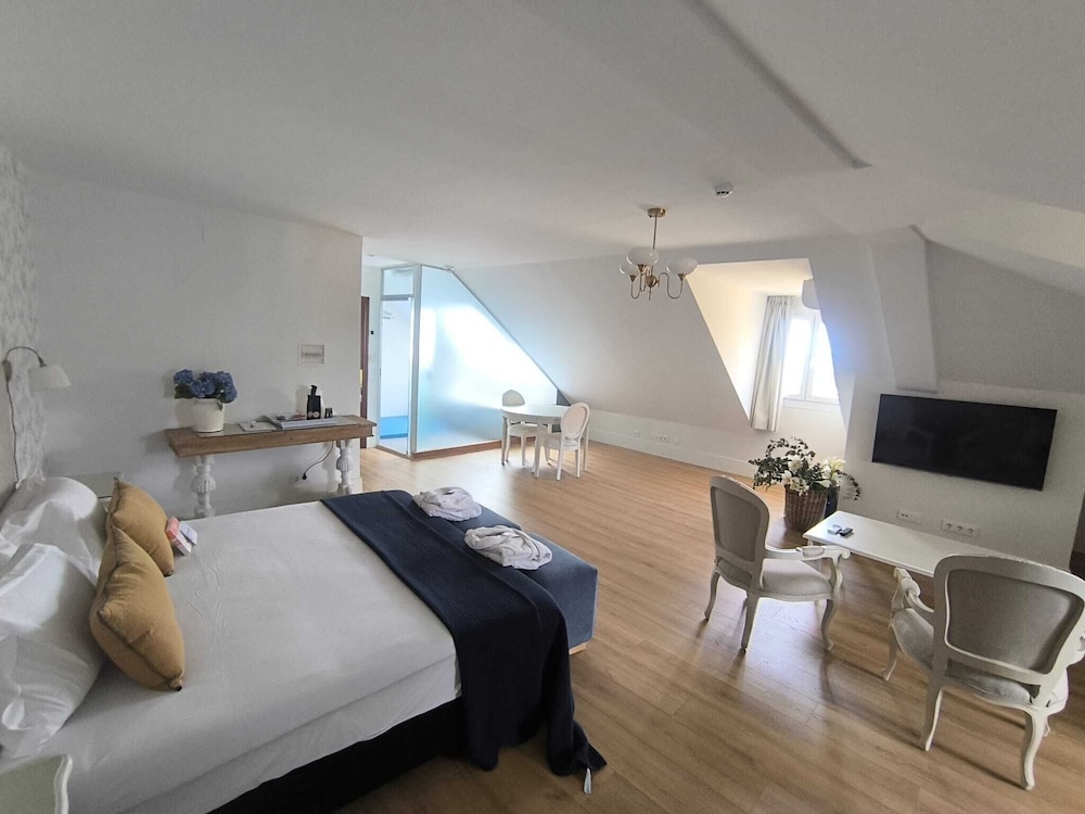 Infanta Isabel Hotel 30/64