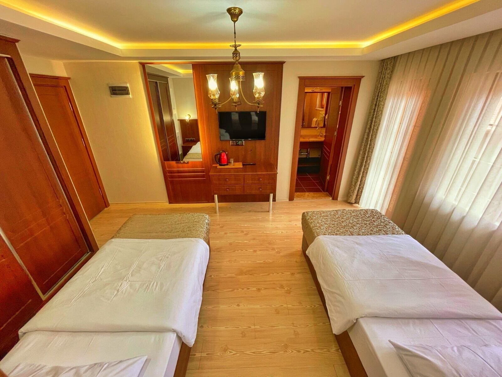 SUPERIOR, TWIN BEDS