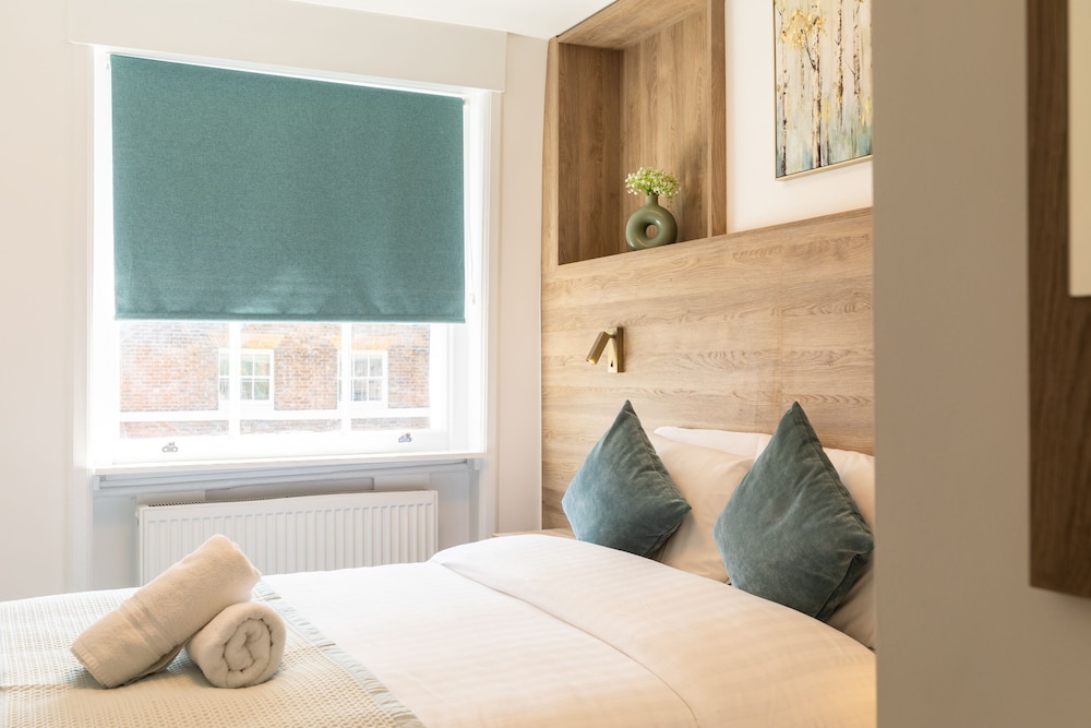 SUPERIOR, DOUBLE BED