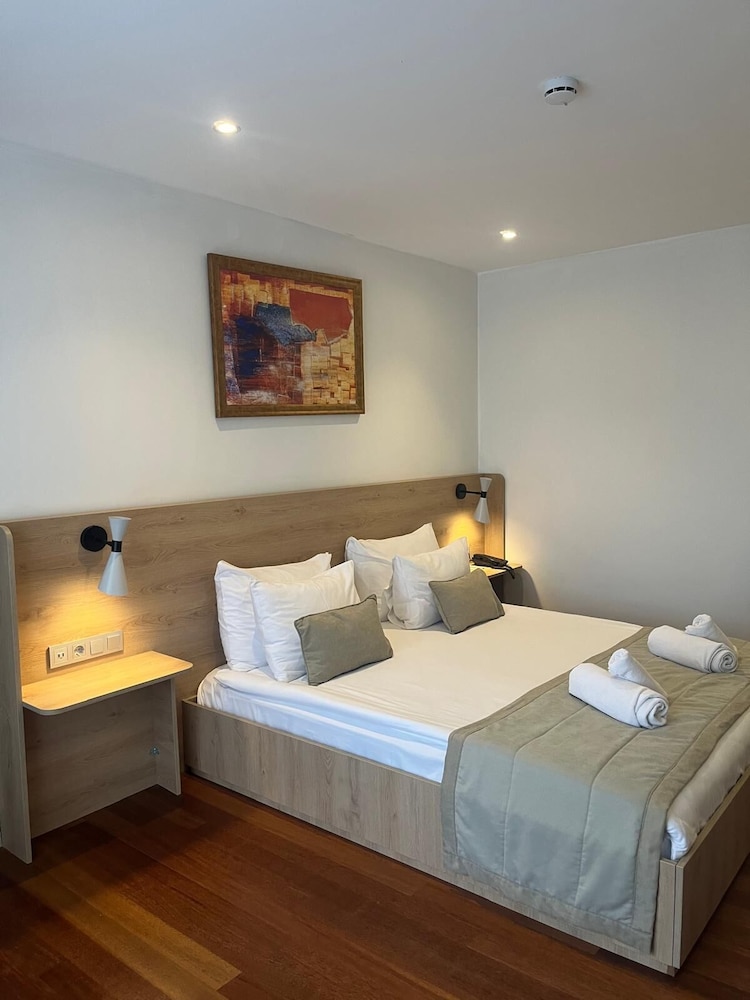 DELUXE, SEA VIEW