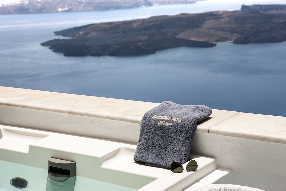 Andronikos Santorini 26/42