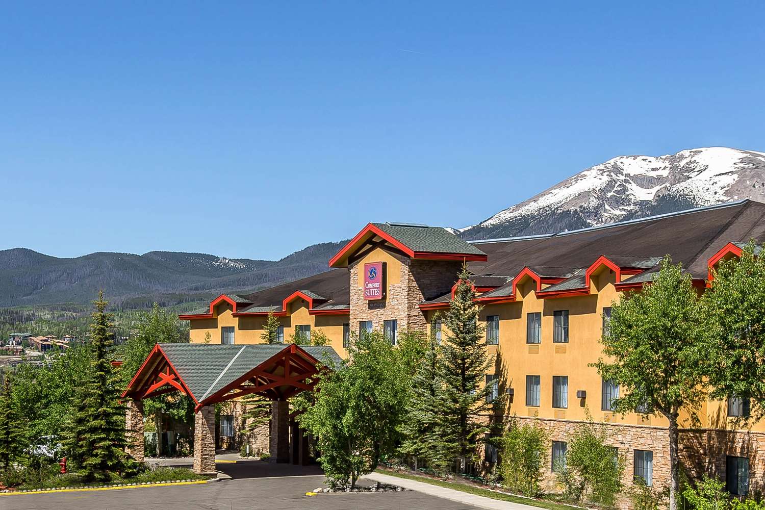 Comfort Suites Summit County Dillon, CO 2/37