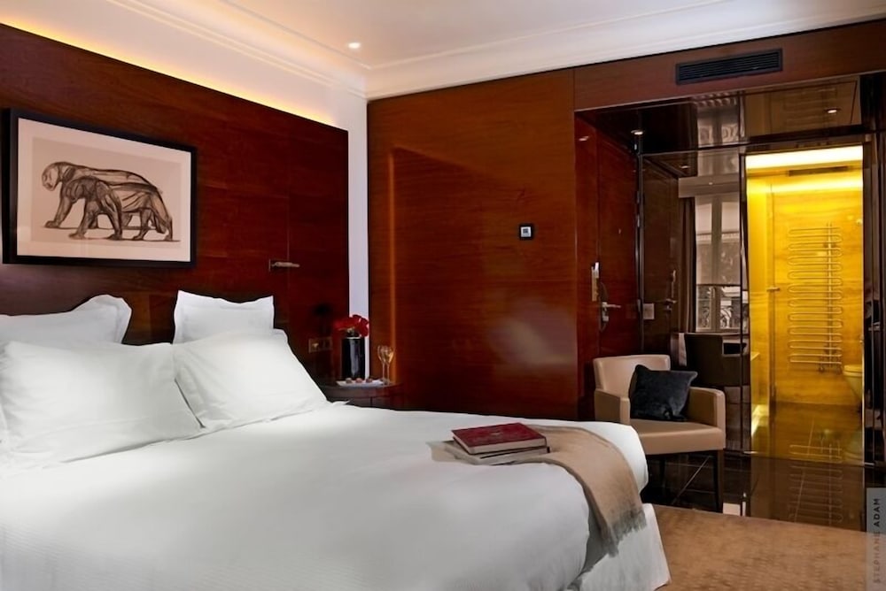 STANDARD, KING BED, COURTYARD VIEW