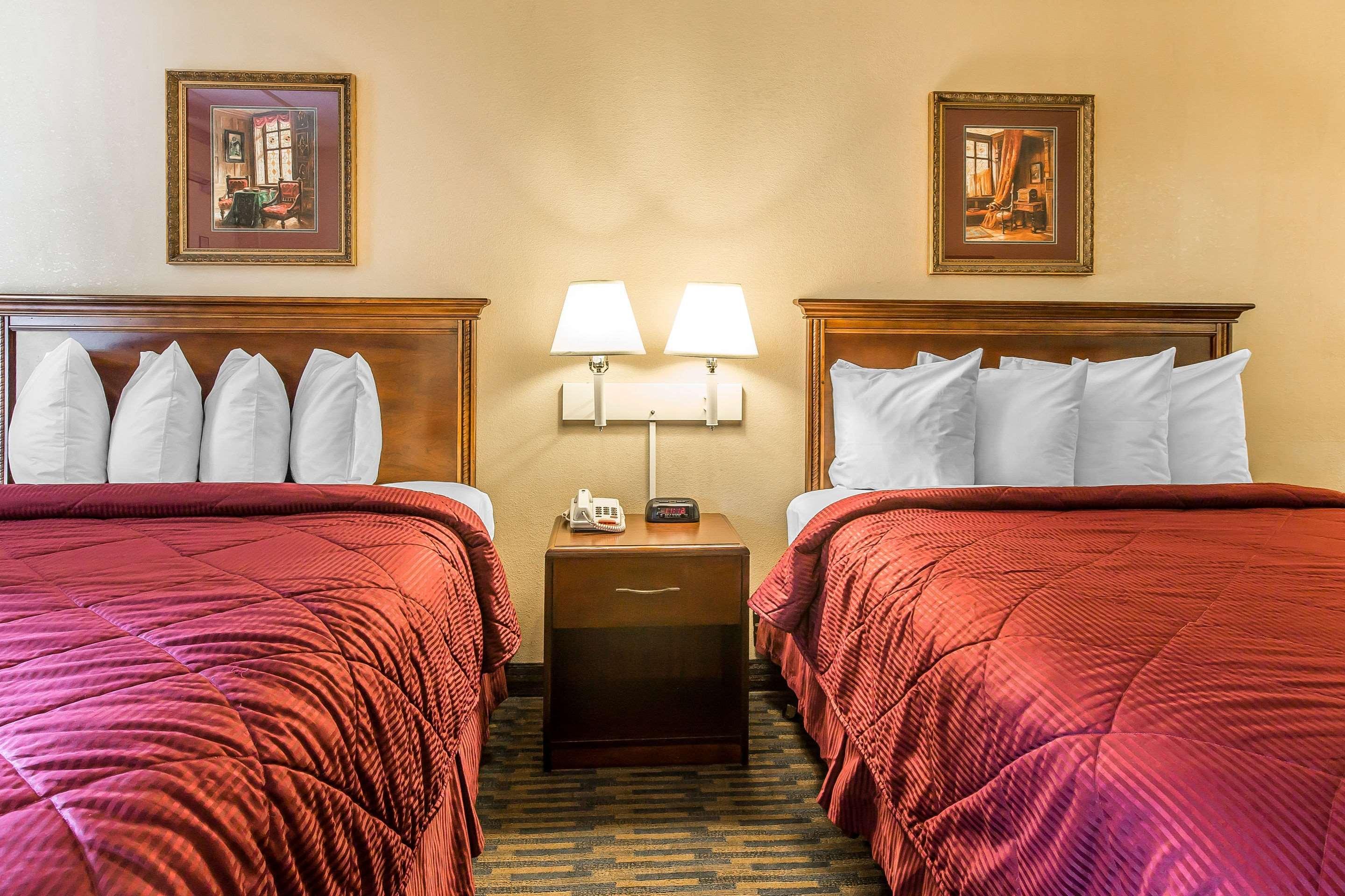 غرفة بسريرين مزدوجين للمدخنين، Quality Inn & Suites Easley - Greenville 4/5